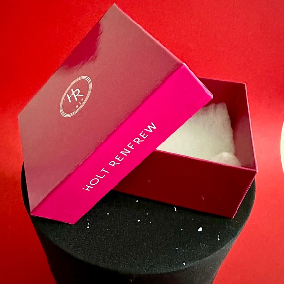 Holt Renfrew box - Picture 3 of 3